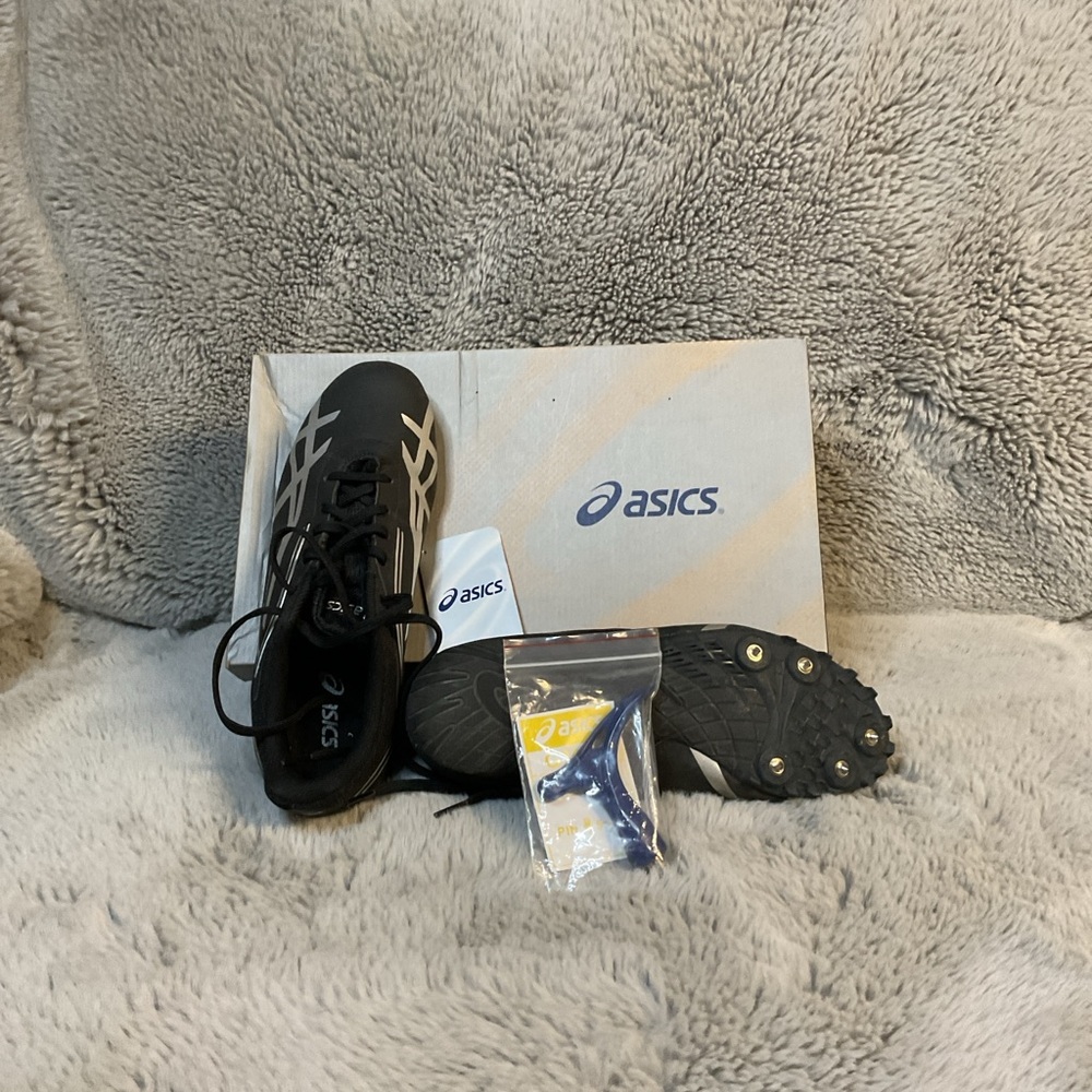ASICS Black Track Cleats with Spikes Men’s size 7